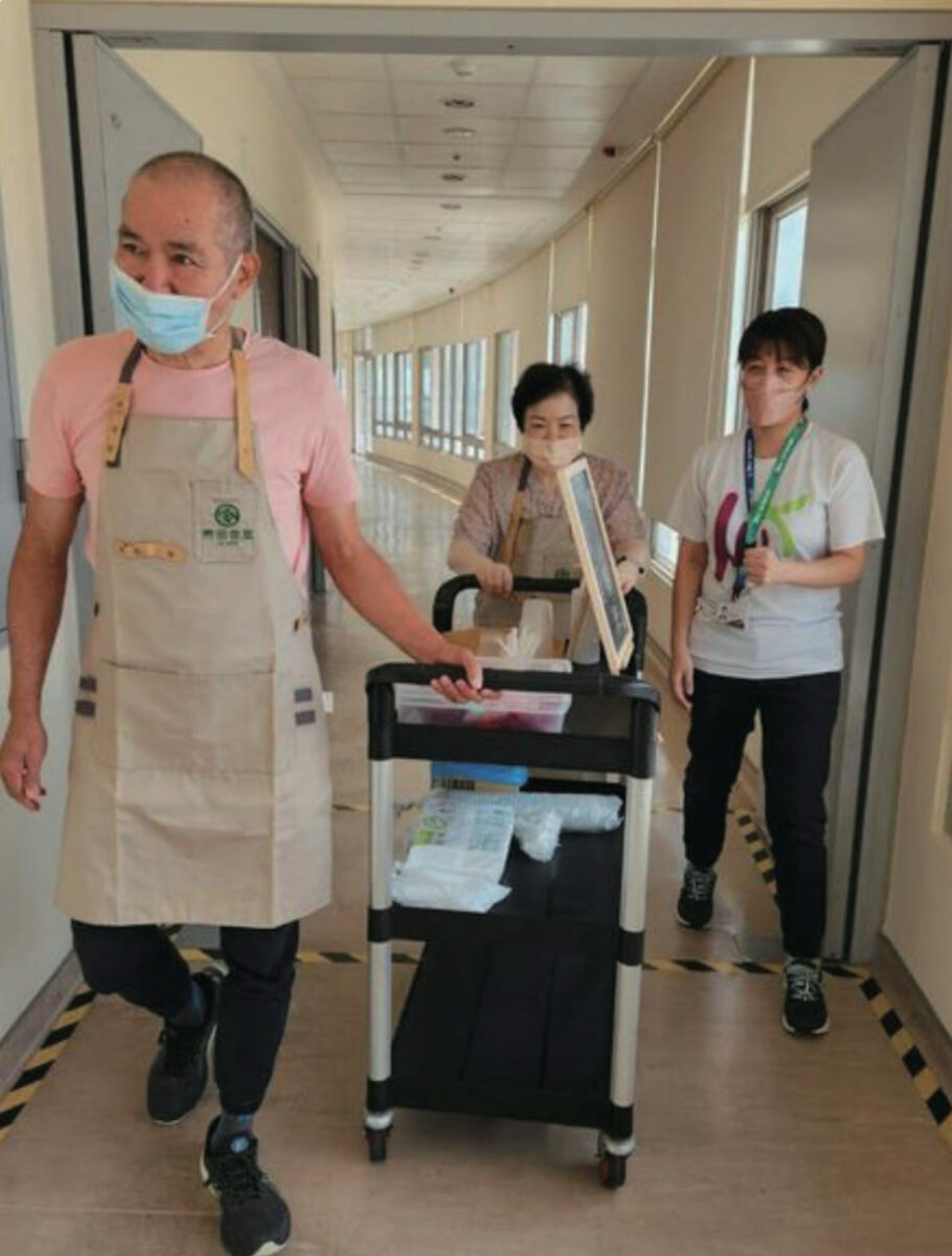 快閃吧隱含的步行訓練、認知訓練、社交刺激，讓個案增強自信，提高幸福感。(圖片來源/仁馨樂活園區)