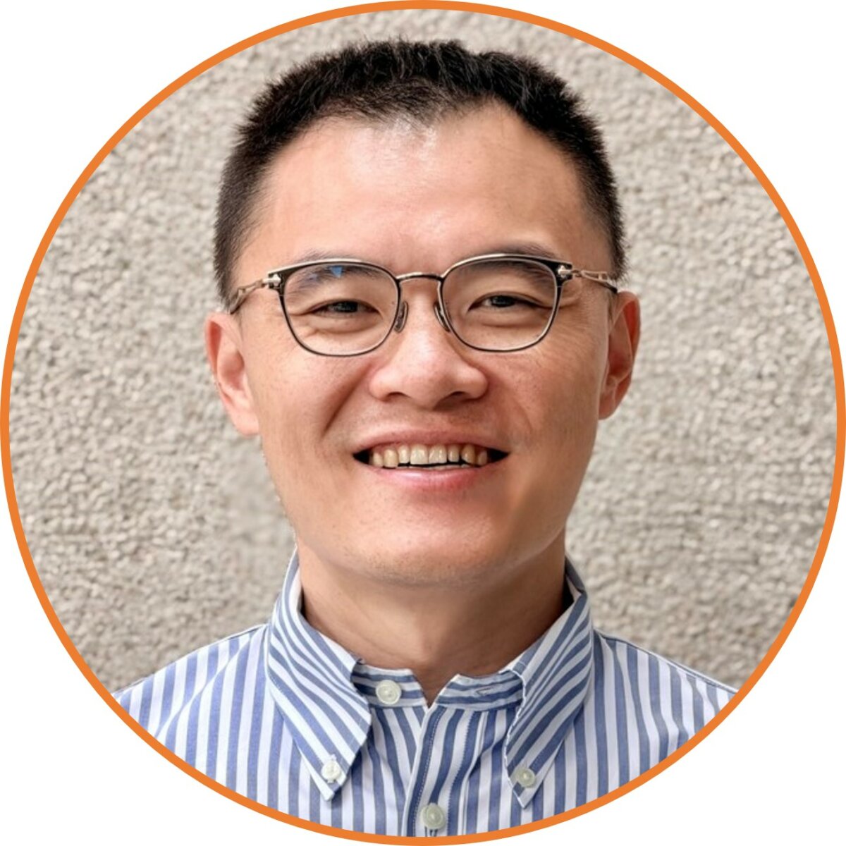 國立暨南國際大學高應長照學程副教授、社區福祉研究室主持人梁鎧麟
