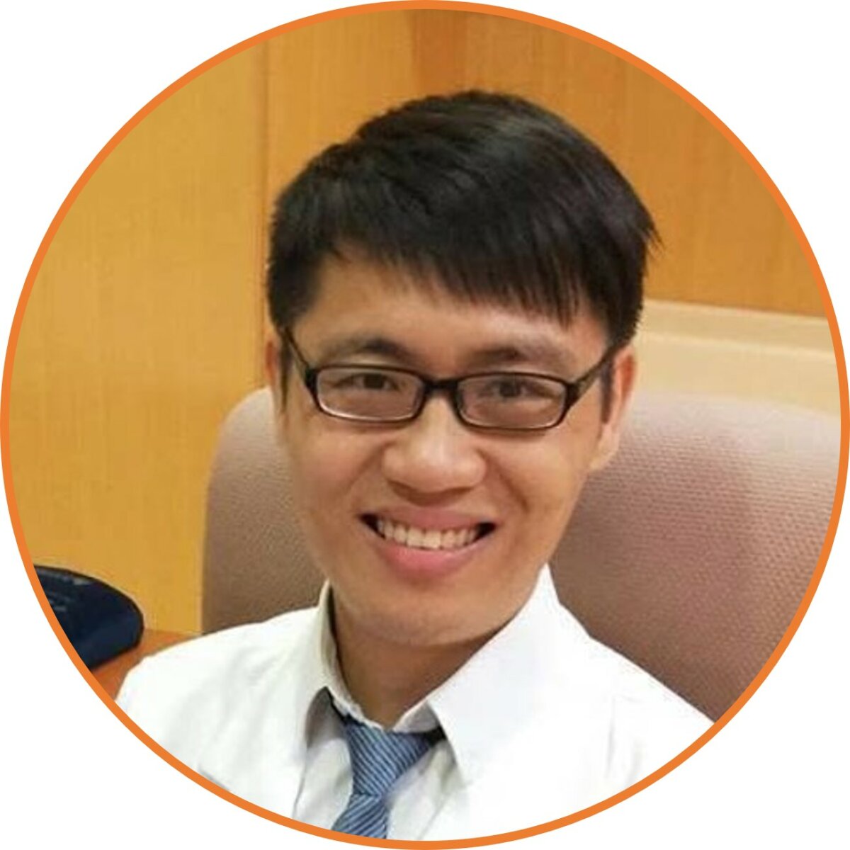 作者陳冠佐為義大癌治療醫院中醫科主治醫師，曾任台灣中醫家庭醫學會理事、高雄市中醫師公會理事