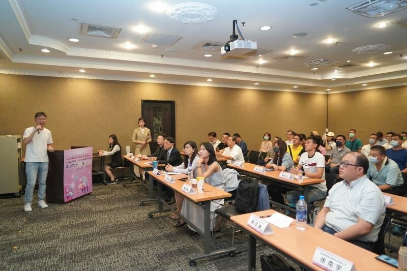 資策會在經濟部產發署的帶領之下，推動「銀光科技數位百科」，舉辦產業交流會連結需求方及供給方。(圖片來源/資策會)
