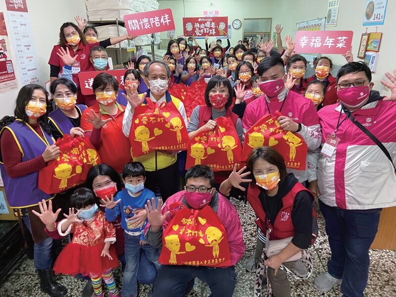 老五老基金會成立迄今25年，服務區域橫跨全台7縣市、耕耘12個服務中心。（圖片提供／老五老基金會)