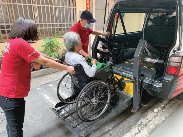 好服務要整合，才能服務更多的人，老五老基金會重視團隊及組織人才制度與管理。（圖片提供／老五老基金會)