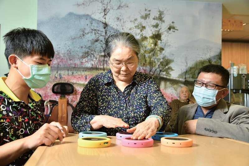 秉持著一股信念，職念一四處參訪取經，為了籌設一家讓長輩能安心就養的機構，嗣大人一磚一瓦皆由他親手設計。（攝影／劉國泰）