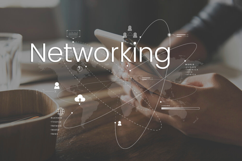 運用物聯網協助高齡者維持獨立生活的能力。(圖片來源／freepik)