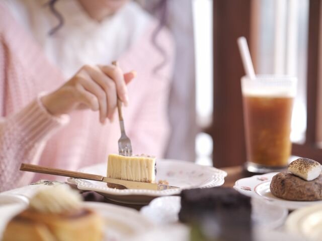 過去是美食家、咖啡品嚐家的女性乳癌患者，還有想吃的念頭、想吃的慾望，透過語言治療師協助解決吞嚥困難。(圖片來源/pexels)