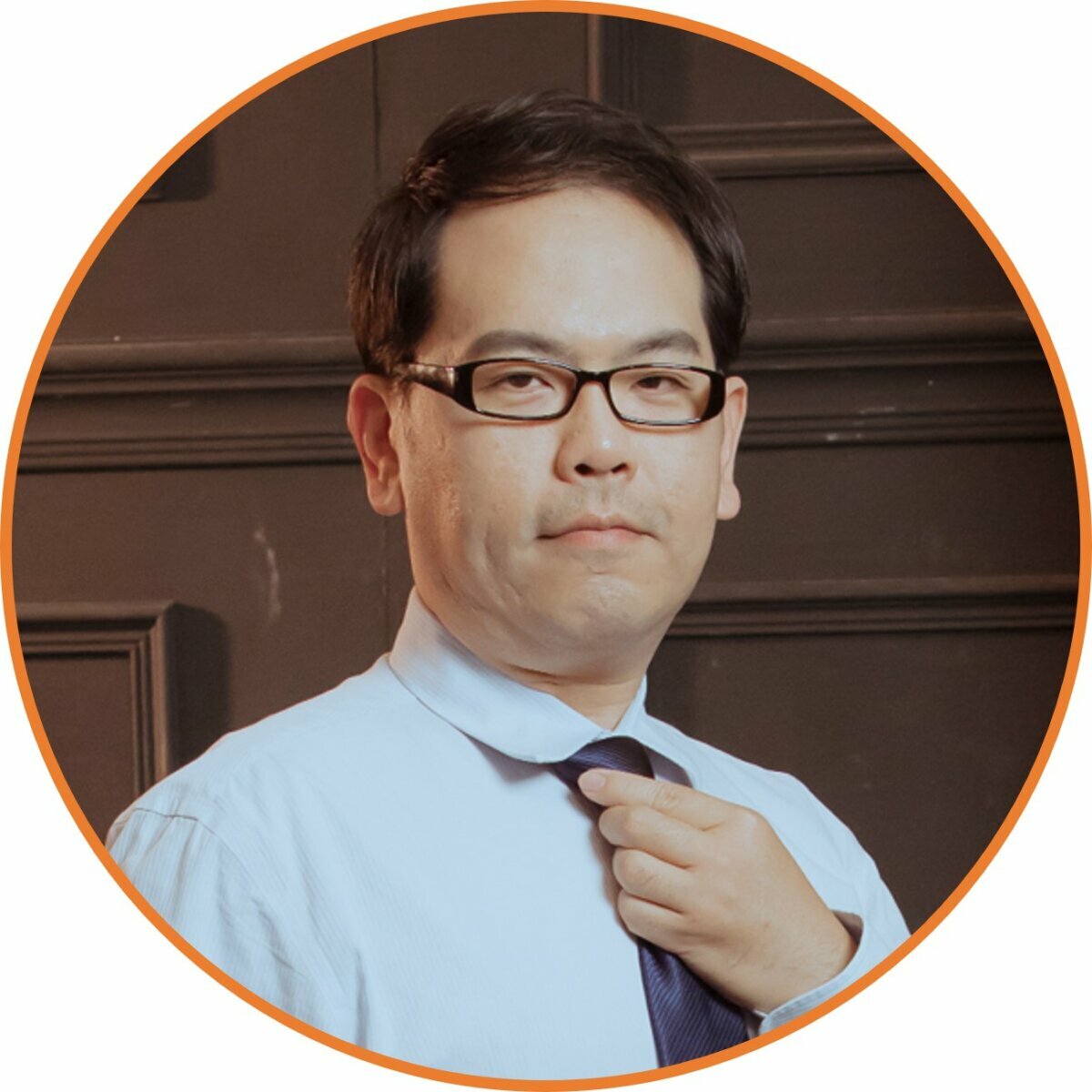 作者蘇信昌為暐淩居家物理治療所所長，專長為居家物理治療、神經物理治療與老人物理治療，為長期照顧貢獻心力