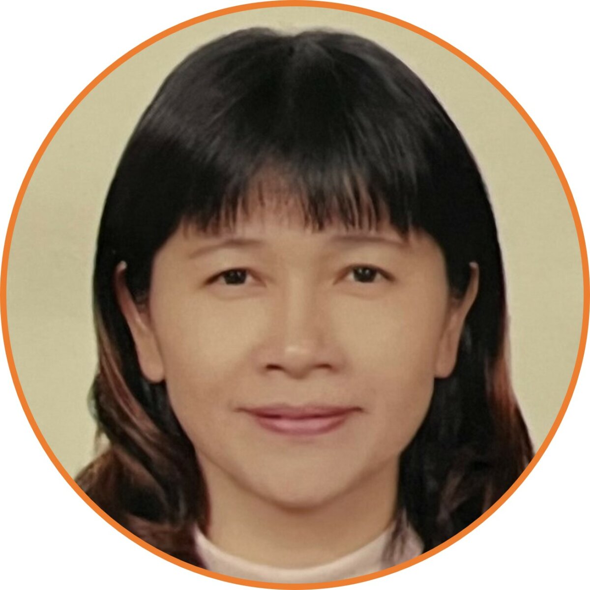 作者呂郁芳為專業居家護理所負責人，現任護理師護士公會全國聯合會長照政策小組委員，台灣居家護理暨服務協會副理事長。自105年投入足部護理工作至今，已處理過超過200個個案的足部問題，包括協助獨居老師處理足部問題，並致力推廣護理師投入執行足部護理。