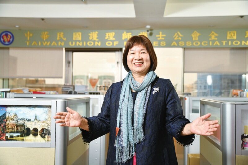 紀淑靜於今年3月獲選護理師護士公會全國聯合會理事長，期待讓全聯會成為各專業交流平台，發揮護理專業影響力。（攝影／劉國泰）
