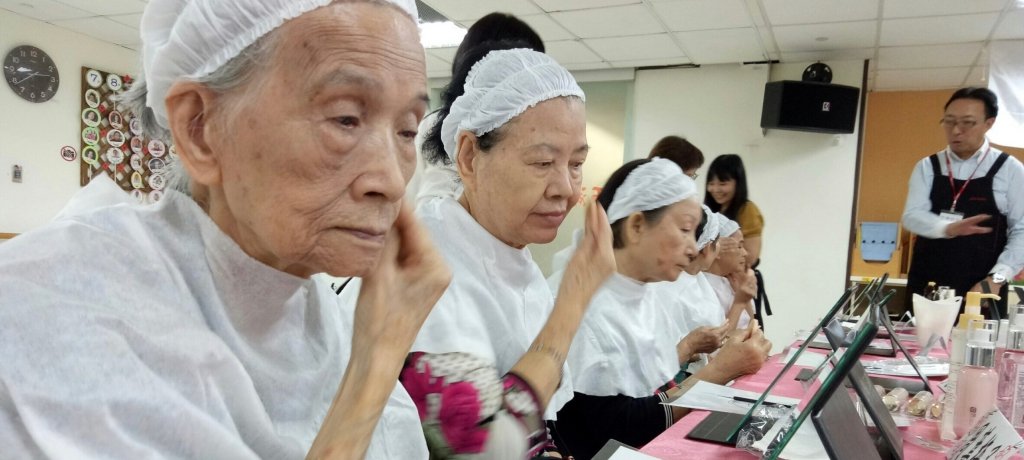 台北西湖日照｜在捷運共構裡的便利托老所