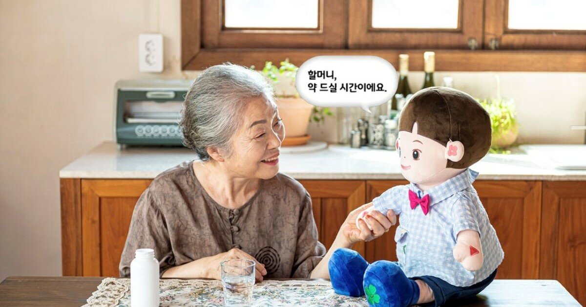 【侯勝宗專欄】全球化的溫柔陷阱？AI孝道娃娃無法取代的人情味