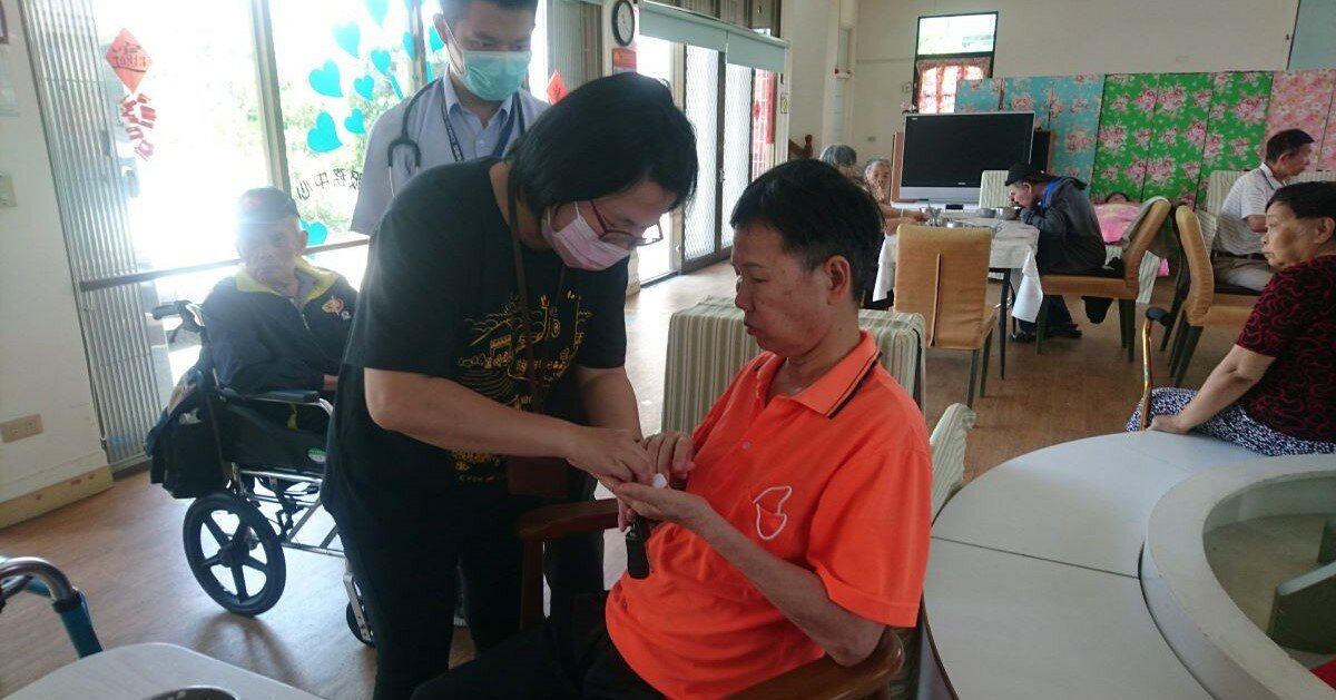 【護理師公會全聯會專欄】 緩解老老照顧壓力 居家醫療成為強力後盾