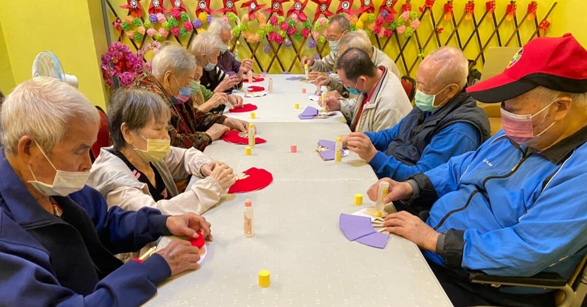 專訪老康泰、老福泰、老吉泰日照中心執行長邱翊烜 ：讓心自在的對話  譜出社區「心串串心蹦蹦」日照之歌與陪伴
